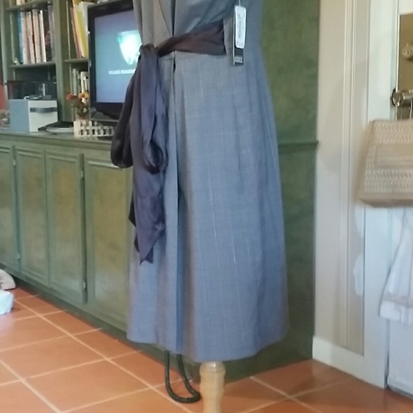 Women's Dress - Picture 5 of 6